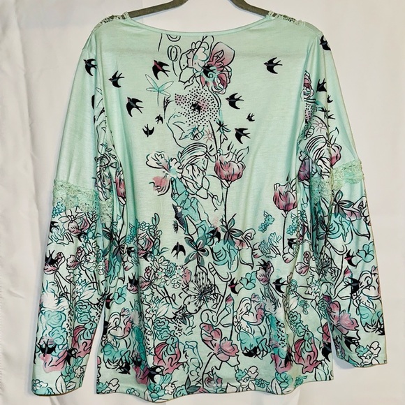 Floral Blouse with Crochet Neckline- Large - Picture 3 of 3